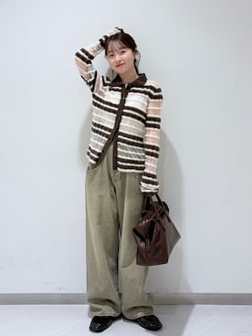 「アイテム（デニムパンツ、グリーン系）」を使った、さやかさん（レディース・152cm）の秋コーディネート