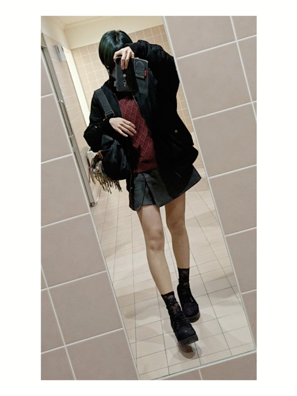「ショートパンツ、タートルネック、ootd、Honeys、秋コーデ、REDYAZEL(REDYAZEL)」｜「REDYAZELのスカートライクショートパンツ（その他パンツ、グレー系）」を使った、ゆうさん（レディース・158cm）の秋コーディネートの1枚目の写真