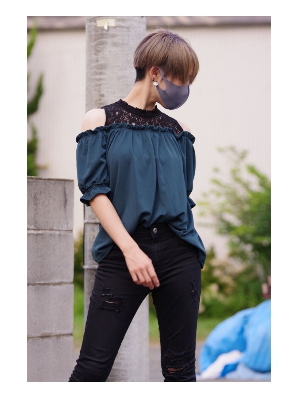 「オフショル、Honeys、スキニー、ootd、シンプルコーデ」｜「Honeysのダメージスキニー（デニムパンツ、ブラック系）」を使った、ゆうさん（レディース・158cm）の秋コーディネートの1枚目の写真