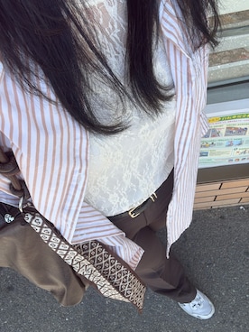 「SHEIN のアイテム（トップス、ホワイト系）」を使った、Hinataさん（レディース・157cm）の春コーディネート