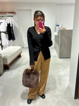 「LOUNGEDRESS（ラウンジドレス）のパワショルカーデ（カーディガン/ボレロ、ブラック系）」を使った、ld_ayakaさん（レディース・154cm）の秋コーディネート