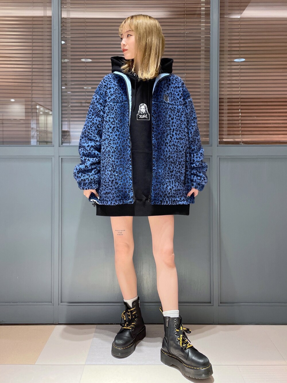 「xgirl、Xgirl_ootd、xgirl ootd、xgirljp、XLARGE®、XLARGE、xlarge＿snap、xlarge、xlargejp、エックスガール、エクストララージ」｜「X-girlのREVERSIBLE BOA FLEECE JACKET（ナイロンジャケット、ブルー系）」を使った、蛭田彩華さん（レディース・161cm）の冬コーディネートの1枚目の写真