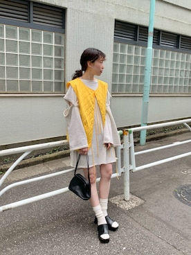 「肌見せ」｜「アイテム（スウェット）」を使った、miyabiさん（レディース・160cm）の春コーディネート