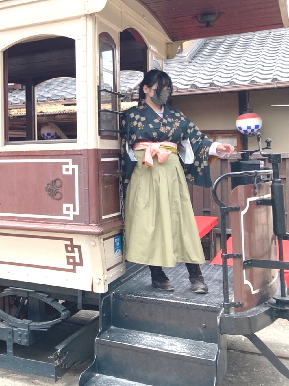 「和洋折衷、和風、ポニーテール、着物、ブーツ、映画村、ロングスカート」｜「？のアイテム（ブーツ、ブラウン系）」を使った、NYANOさん（レディース・154cm）の春コーディネートの1枚目の写真