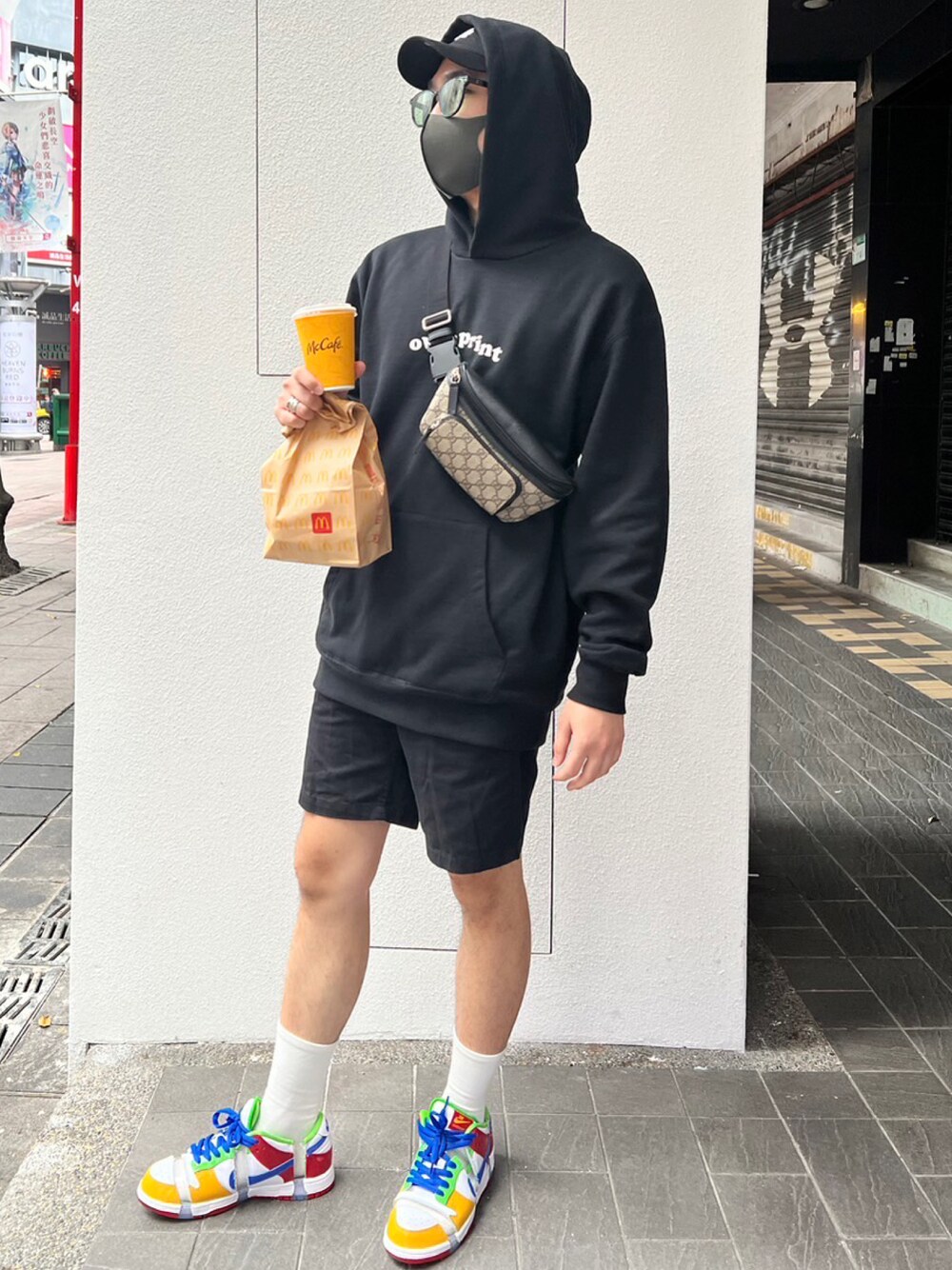 GUCCIブラック・ボディバッグ・肩掛け メンズ 春コーデ 美品‼︎ GUCCIブラック・ボディバッグ・肩掛け メンズ 春コーデ 美品‼︎ 【公式