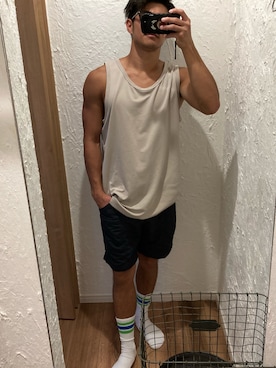 「GU（ジーユー）のアイテム（タンクトップ、ベージュ系）」を使った、髭メガネさん（メンズ・175cm）の夏コーディネート