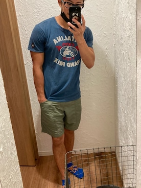 「Johnson Motors Inc.（ジョンソン モータース）のJohnson Motors,Inc./ジョンソン モータース/CATALINA GRAND PRIX（Tシャツ/カットソー、ブルー系）」を使った、髭メガネさん（メンズ・175cm）の夏コーディネート