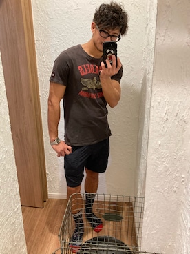 「Johnson Motors Inc.（ジョンソン モータース）のアイテム（Tシャツ/カットソー、ブラック系）」を使った、髭メガネさん（メンズ・175cm）の秋コーディネート