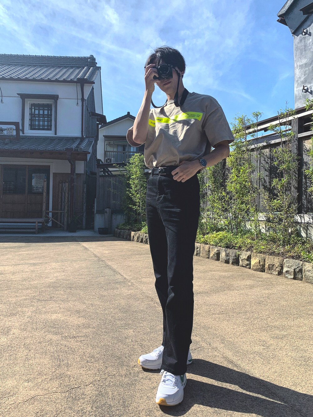「オーバーサイズ、ビックシルエット、タックイン、おしゃれさんと繋がりたい、ナイキエアマックス、スタジオセブン、フレアパンツ、GU、秋のコーデ、脚長効果」｜「GUのアイテム（デニムパンツ、ブラック系）」を使った、　Romさん（メンズ・172cm）の秋コーディネートの1枚目の写真