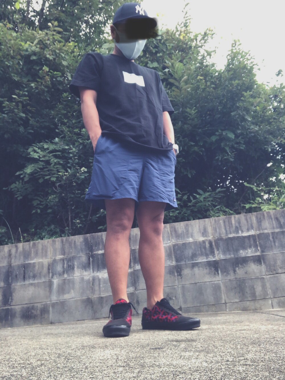 「お洒落さんとつながりたい、低身長、supreme、NEW ERA、VANS、patagonia、breitling」｜「Supreme のアイテム（パーカー、ブラック系）」を使った、kintsuyoさん（メンズ・161cm）の秋コーディネートの1枚目の写真