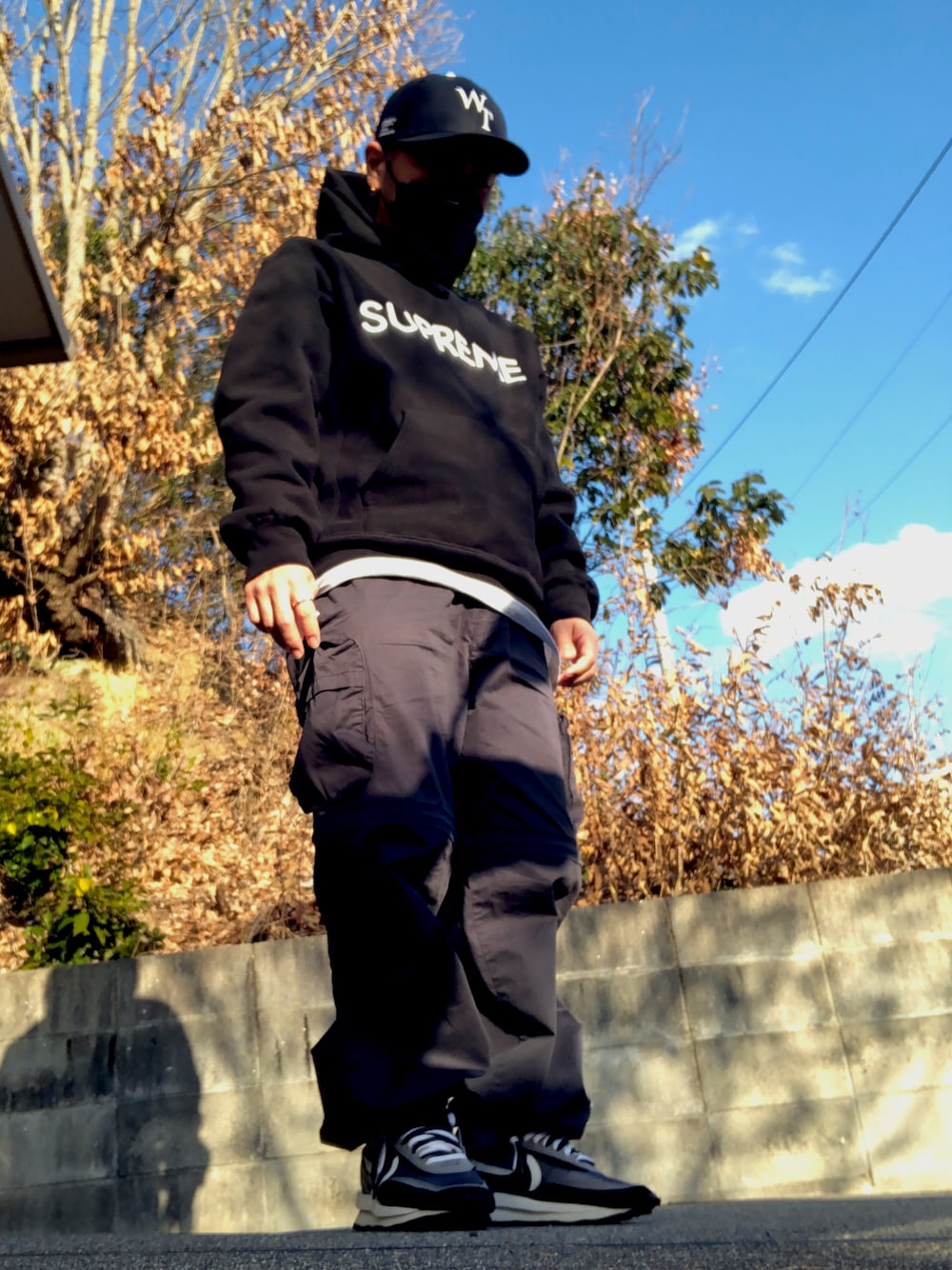 Supreme のカーゴパンツ（グレー系）を使った人気ファッション