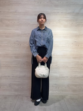 「Jena espace merveilleux(ジェナ エスパスメルヴェイユ)のスムースキャタピラーパンツ(その他パンツ、ブラック系)」を使った、ゆづきさん(レディース・168cm)の秋コーディネート