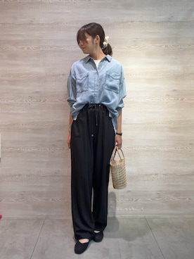 「Jena espace merveilleux(ジェナ エスパスメルヴェイユ)の〈7/9インスタライブご紹介アイテム〉パッチポケットイージーパンツ(その他パンツ、ブラック系)」を使った、ゆづきさん(レディース・168cm)の夏コーディネート