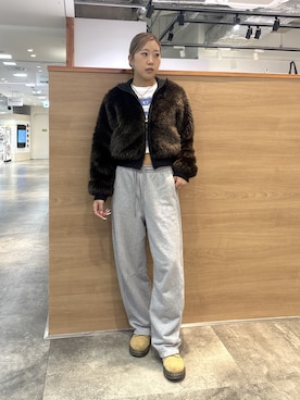 「アイテム（ブルゾン）」を使った、ICHIGOさん（レディース・165cm・10代）の冬コーディネート