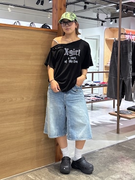「X-girl（エックスガール）の2WAY SHOULDER S/S TEE（Tシャツ/カットソー、ブラック系）」を使った、ICHIGOさん（レディース・165cm）の春コーディネート