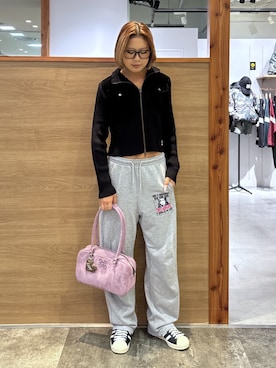 「X-girl（エックスガール）のVELOUR AND KNIT ZIP UP TOP（ニット/セーター、ブラック系）」を使った、ICHIGOさん（レディース・165cm）の秋コーディネート