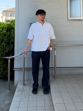 「Levi's（リーバイス）のアイテム（デニムパンツ、ブルー系）」を使った、都会のアーミーさん（メンズ・174cm）の春コーディネート