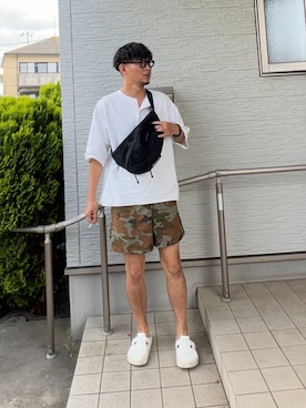 「BIRKENSTOCK（ビルケンシュトック）のアイテム」を使った、都会のアーミーさん（メンズ・174cm）の春コーディネート