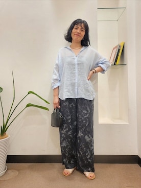 「URBAN RESEARCH DOORS（アーバンリサーチドアーズ）のTIDEWAY　ICY 2WAY BOSTON（ショルダーバッグ、ブラック系）」を使った、浪口　絵美さん（レディース・164cm）の夏コーディネート