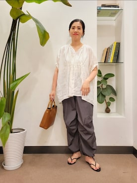 「夏秋ミックス」｜「アイテム（バッグ）」を使った、emiinamiiさん（レディース・164cm）の夏コーディネート