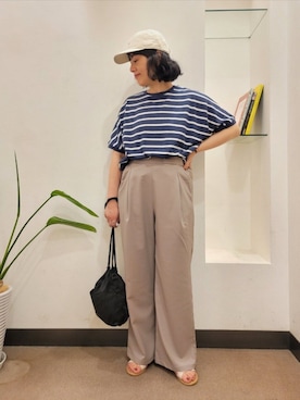 「URBAN RESEARCH DOORS（アーバンリサーチドアーズ）の『別注』BAICYCLON×DOORS　DRAW STRING BAG（ショルダーバッグ、ブラック系）」を使った、浪口　絵美さん（レディース・164cm）の夏コーディネート