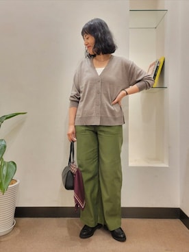 「URBAN RESEARCH DOORS（アーバンリサーチドアーズ）の大判スクエアスカーフ（バンダナ/スカーフ、レッド系）」を使った、浪口　絵美さん（レディース・164cm）の秋コーディネート