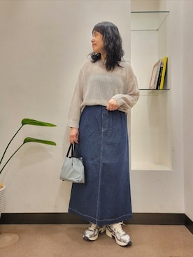 「URBAN RESEARCH DOORS（アーバンリサーチドアーズ）のアイテム（デニムスカート）」を使った、浪口　絵美さん（レディース・164cm）の春コーディネート