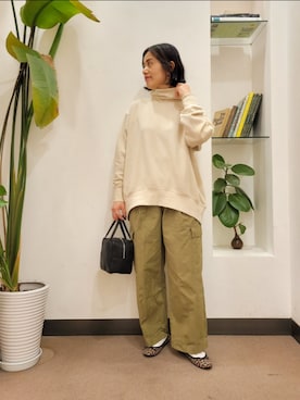 「URTECH」｜「アイテム（スウェット）」を使った、emiinamiiさん（レディース・164cm）の冬コーディネート