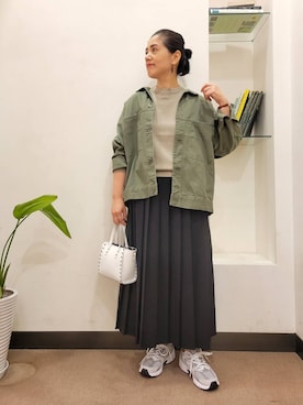 「レイヤード」｜「アイテム（その他アウター）」を使った、浪口　絵美さん（レディース・164cm）の秋コーディネート
