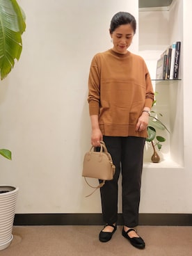 「URBAN RESEARCH DOORS（アーバンリサーチドアーズ）のラウンドボストンミニバッグ（ショルダーバッグ）」を使った、浪口　絵美さん（レディース・164cm）の秋コーディネート