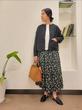 「かぐれ（カグレ）のアイテム（ノーカラージャケット）」を使った、浪口　絵美さん（レディース・164cm）の秋コーディネート