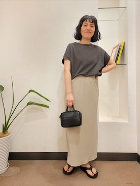 「URBAN RESEARCH DOORS（アーバンリサーチドアーズ）のTIDEWAY　ICY 2WAY BOSTON（Shoulderbag、ブラック系）」を使った、浪口　絵美さん（レディース・164cm）の夏コーディネート