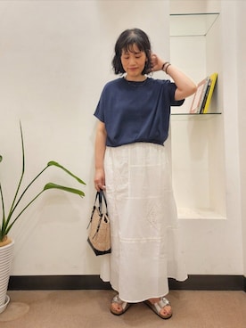 「URBAN RESEARCH DOORS（アーバンリサーチドアーズ）のフロントタック楊柳プルオーバー（Tシャツ/カットソー、ブルー系）」を使った、浪口　絵美さん（レディース・164cm）の夏コーディネート