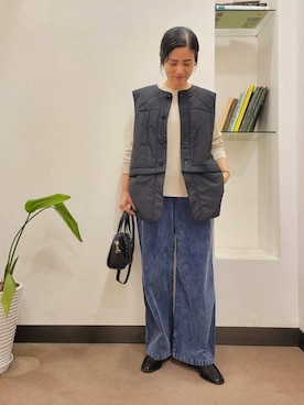 「アイテム（ダウンベスト）」を使った、浪口　絵美さん（レディース・164cm）の秋コーディネート
