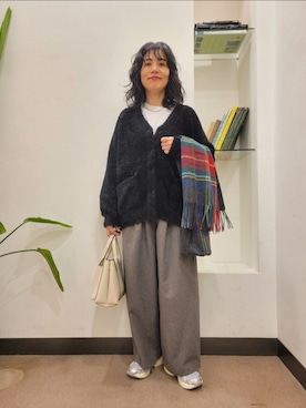 「URBAN RESEARCH DOORS（アーバンリサーチドアーズ）のアイテム（マフラー）」を使った、浪口　絵美さん（レディース・164cm）の冬コーディネート
