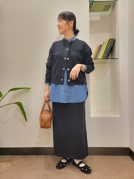 「秋のシャツ着こなし術」｜「アイテム（ニット/セーター）」を使った、浪口　絵美さん（レディース・164cm）の秋コーディネート