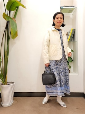 「花柄」｜「アイテム（ダウンジャケット/コート）」を使った、emiinamiiさん（レディース・164cm）の冬コーディネート