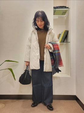 「アイテム（マフラー）」を使った、浪口　絵美さん（レディース・164cm）の秋コーディネート