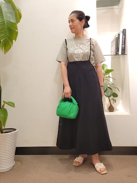 「夏秋ミックス」｜「アイテム（バッグ）」を使った、emiinamiiさん（レディース・164cm）の夏コーディネート