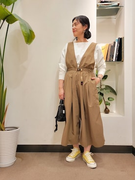 「Gramicci（グラミチ）のアイテム（オールインワン・サロペット）」を使った、emiinamiiさん（レディース・164cm）の春コーディネート