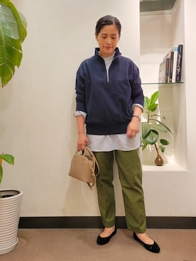 「URBAN RESEARCH DOORS（アーバンリサーチドアーズ）のラウンドボストンミニバッグ（ショルダーバッグ）」を使った、浪口　絵美さん（レディース・164cm）の秋コーディネート