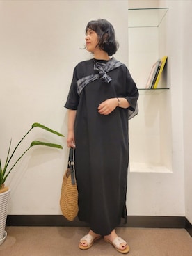 「URBAN RESEARCH DOORS（アーバンリサーチドアーズ）のチェックシアーシャツ（シャツ/ブラウス、ブルー系）」を使った、浪口　絵美さん（レディース・164cm）の夏コーディネート