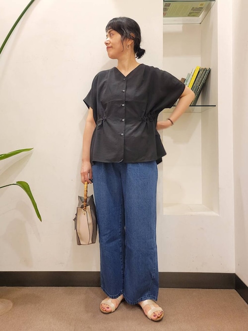 アーバンリサーチドアーズ　Vネックウエストギャザーブラウス　新品 URBAN RESEARCH DOORS｜『再入荷』Vネックウエストギャザー