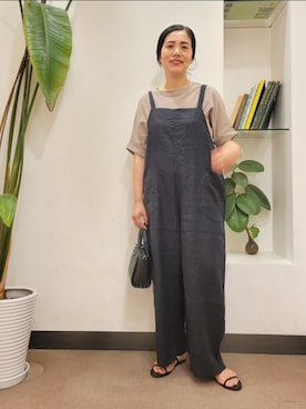 「URBAN RESEARCH DOORS WOMENS」｜「アイテム（オールインワン・サロペット）」を使った、浪口　絵美さん（レディース・164cm）の夏コーディネート