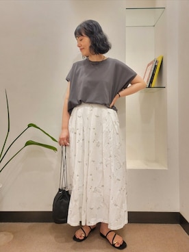 「folna（フォルナ）のFolna　LEATHER DRAWSTRING BAG（ショルダーバッグ、ブラック系）」を使った、浪口　絵美さん（レディース・164cm）の夏コーディネート