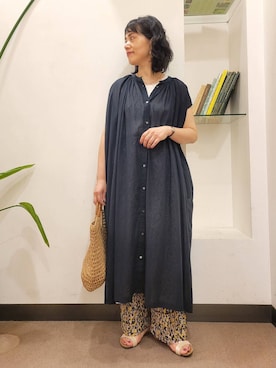 「URBAN RESEARCH DOORS（アーバンリサーチドアーズ）の『接触冷感/吸水速乾/イージーケア』フラワープリントドライタッチリラックスパンツ（その他パンツ）」を使った、浪口　絵美さん（レディース・164cm）の夏コーディネート