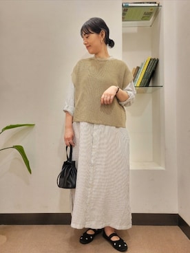 「URBAN RESEARCH DOORS（アーバンリサーチドアーズ）のリネンライクニットプルオーバー（ニット/セーター）」を使った、浪口　絵美さん（レディース・164cm）の秋コーディネート