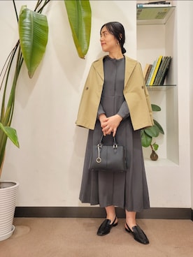 「プリーツ」｜「アイテム（その他アウター）」を使った、emiinamiiさん（レディース・164cm）の秋コーディネート
