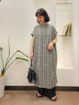 「URBAN RESEARCH DOORS（アーバンリサーチドアーズ）のドロストトートバッグ | 巾着バッグ/2WAY/ハンドバッグ（トートバッグ、ブラック系）」を使った、浪口　絵美さん（レディース・164cm）の夏コーディネート