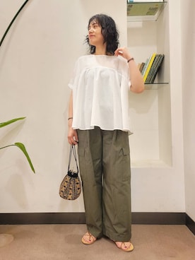 「かぐれ（カグレ）のユーティリティーイージーパンツ（その他パンツ）」を使った、浪口　絵美さん（レディース・164cm）の夏コーディネート